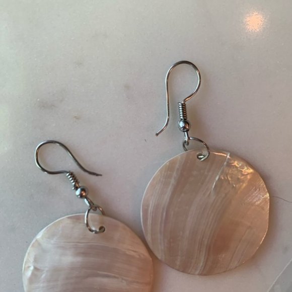 Beautiful Mother of Pearl Earrings - Picture 2 of 2